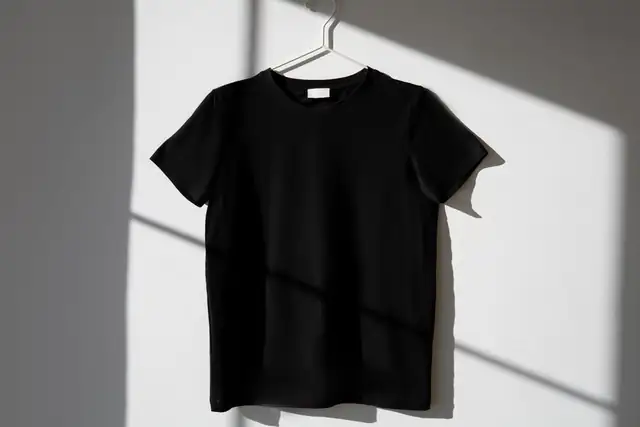 T-shirt — photo
