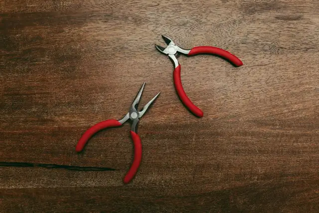 pliers — photo